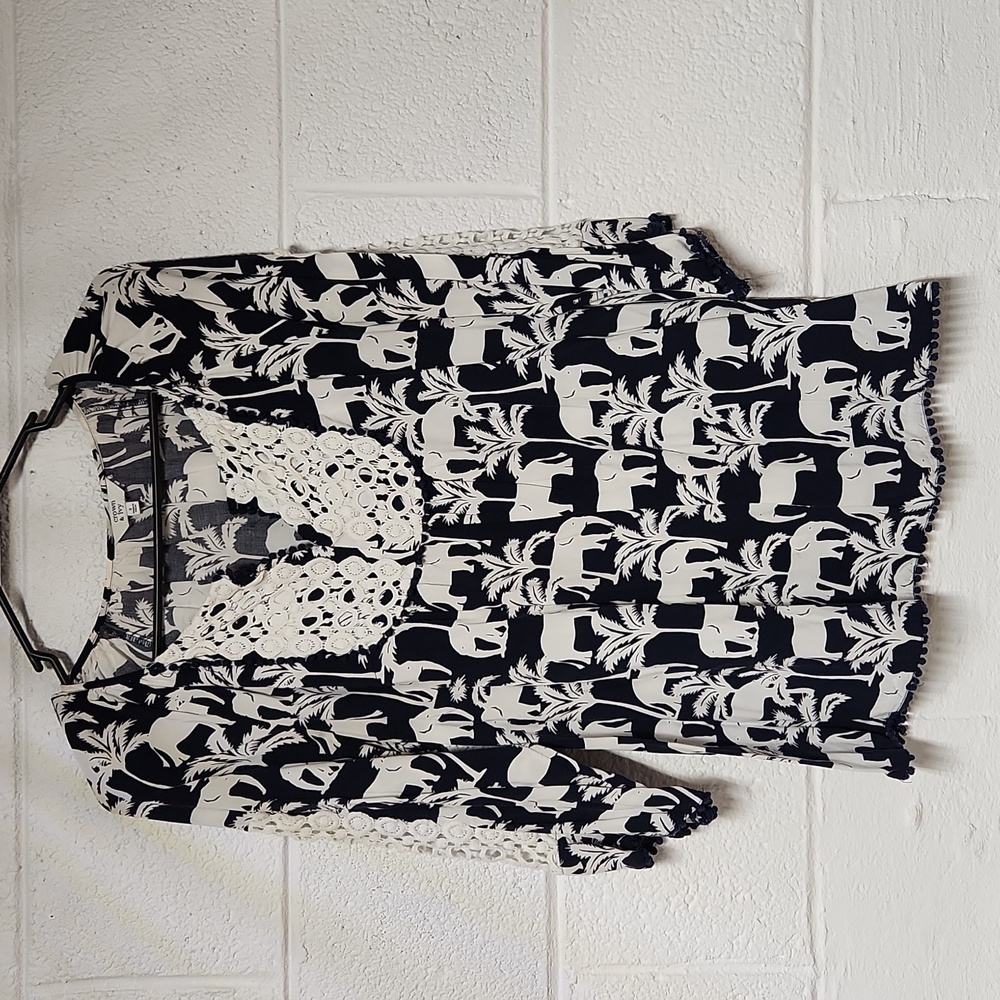 Crown & Ivy 3/4 Sleeve Blouse